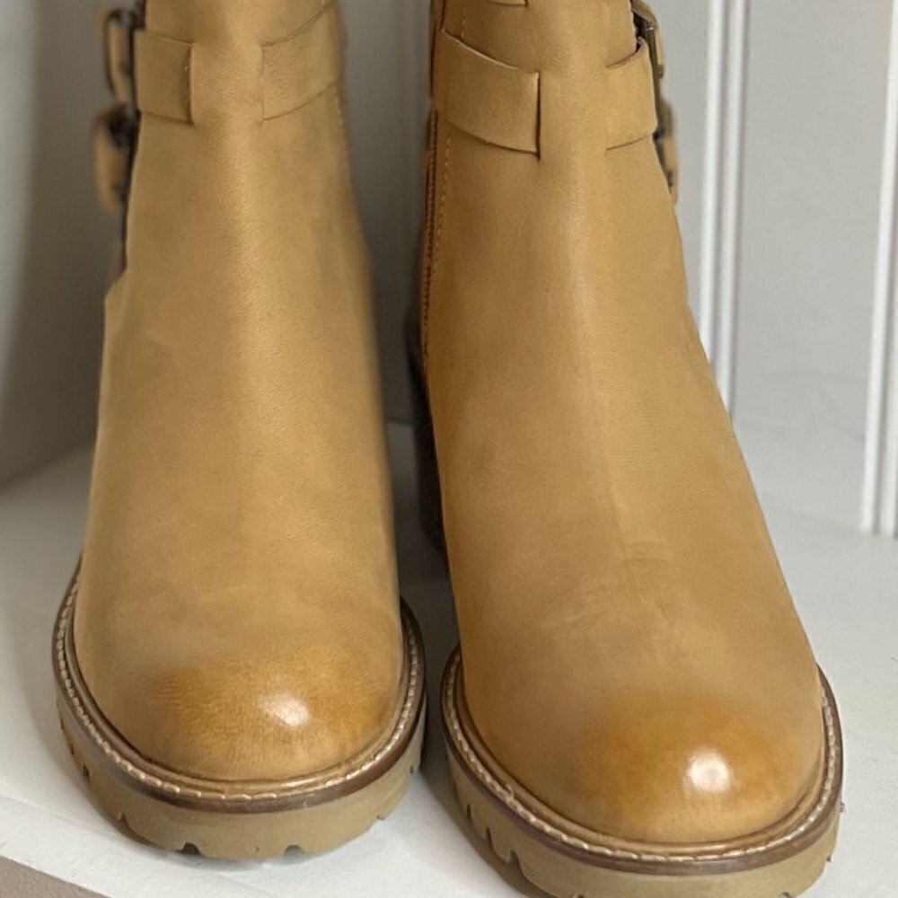 Seychelles Give it a Whirl Tan Leather Size 6.5